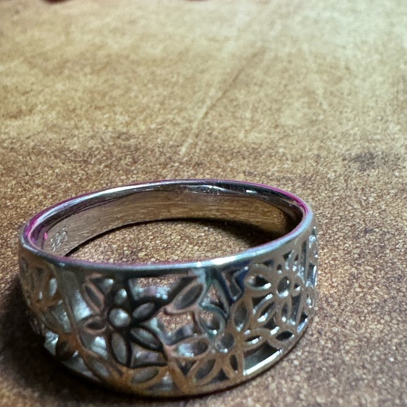 925 Sterling silver ring Size 8 - Picture 7 of 7